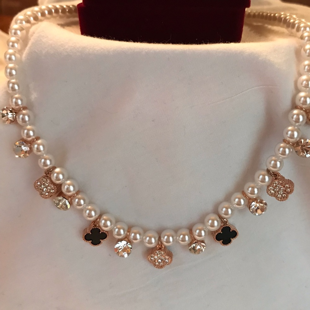 Clover Pearl Bling Choker❤️